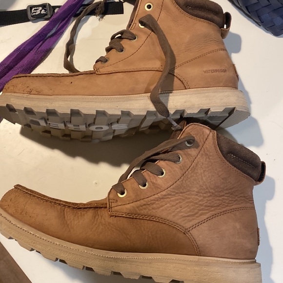Sorel waterproof boots NOTE: size 8 - Picture 8 of 11